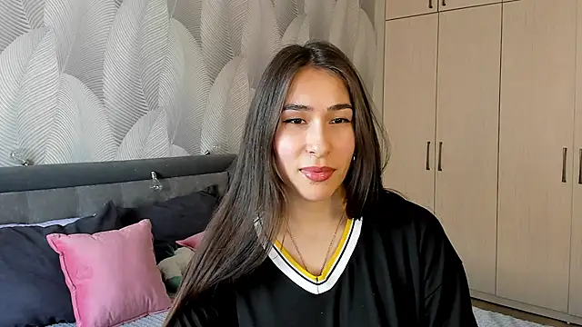 Snapshot of Bambiii_bby chatting on 02-24-25, 08:06 Bambiii bby online show from 02-24-25, 08:06