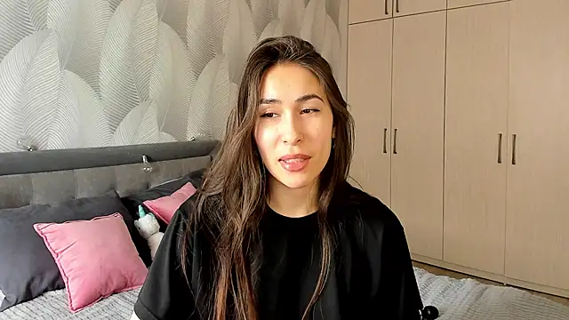 Snapshot of Bambiii_bby chatting on 03-04-25, 06:04 Bambiii bby online show from 03-04-25, 06:04