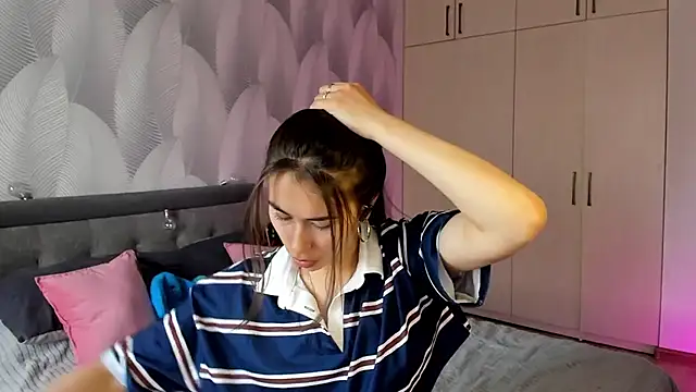 Snapshot of Bambiii_bby chatting on 09-09-25, 08:14 Bambiii bby online show from 09-09-25, 08:14