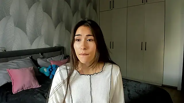 Snapshot of Bambiii_bby chatting on 09-18-25, 01:18 Bambiii bby online show from 09-18-25, 01:18