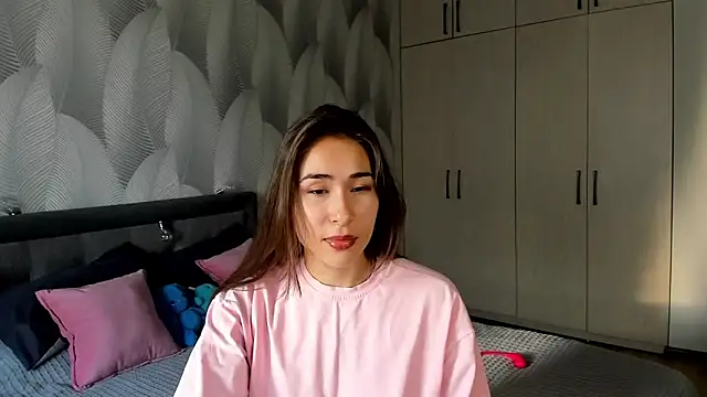 Snapshot of Bambiii_bby chatting on 09-26-25, 01:31 Bambiii bby online show from 09-26-25, 01:31