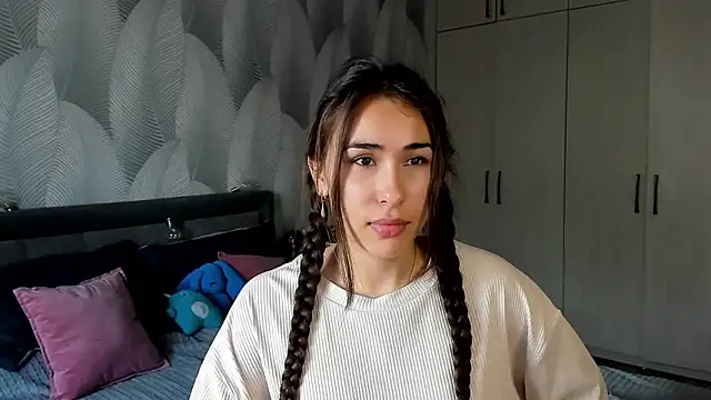 Snapshot of Bambiii_bby chatting on 09-30-25, 01:21 Bambiii bby online show from 09-30-25, 01:21