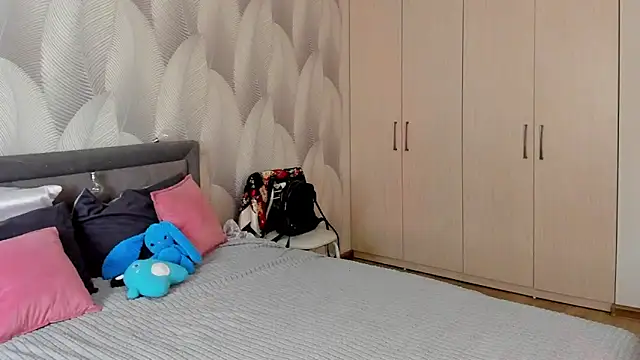 Snapshot of Bambiii_bby chatting on 11-11-25, 03:17 Bambiii bby online show from 11-11-25, 03:17