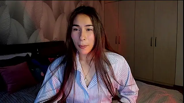 Snapshot of Bambiii_bby chatting on 11-21-25, 03:16 Bambiii bby online show from 11-21-25, 03:16