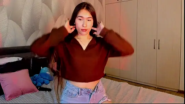 Snapshot of Bambiii_bby chatting on 11-24-25, 03:17 Bambiii bby online show from 11-24-25, 03:17