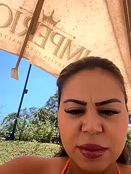 Snapshot of lariic chatting on 09-26-25, 01:48 lariic online show from 09-26-25, 01:48