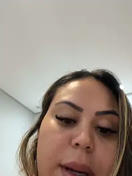 Snapshot of lariic chatting on 02-21-26, 04:13 lariic online show from 02-21-26, 04:13