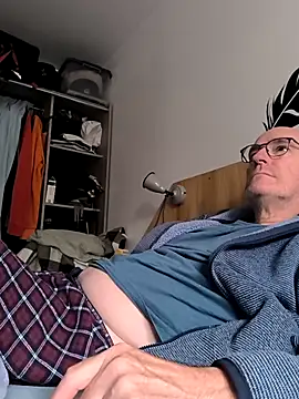 bogland33 online show from 09-25-25, 04:54