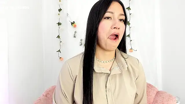 Snapshot of Sara_Kurt chatting on 03-19-25, 07:27 Sara Kurt online show from 03-19-25, 07:27