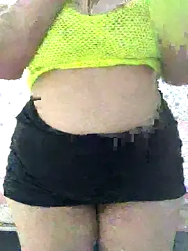 Snapshot of ahross chatting on 10-28-25, 07:16 ahross online show from 10-28-25, 07:16