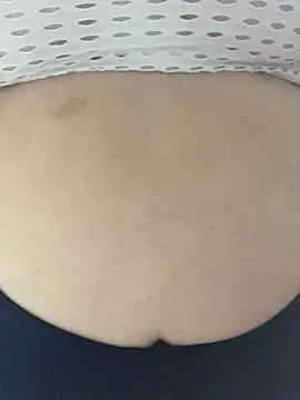 Snapshot of ahross chatting on 12-01-25, 10:42 ahross online show from 12-01-25, 10:42