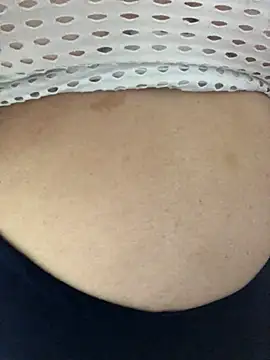 Snapshot of ahross chatting on 12-18-25, 09:37 ahross online show from 12-18-25, 09:37