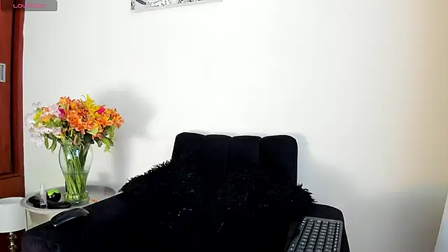Snapshot of its__angelica_ chatting on 04-20-26, 08:54 its angelica online show from 04-20-26, 08:54