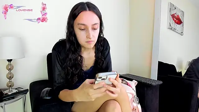 Snapshot of its__angelica_ chatting on 06-22-26, 04:37 its angelica online show from 06-22-26, 04:37