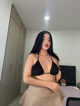 Snapshot of AuroraFiore chatting on 06-19-26, 01:43 AuroraFiore online show from 06-19-26, 01:43