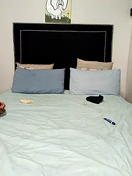 Snapshot of contagiousqueen chatting on 02-13-26, 11:12 contagiousqueen online show from 02-13-26, 11:12