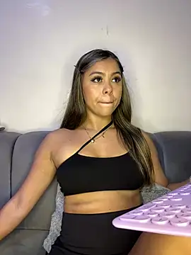 tuckersabrina online show from 12-10-24, 11:51