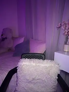 tuckersabrina online show from 12-05-25, 01:42