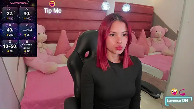 Snapshot of anna__duff chatting on 12-21-24, 03:25 anna duff online show from 12-21-24, 03:25