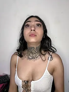 Snapshot of zarai_angels chatting on 01-18-25, 05:41 zarai angels online show from 01-18-25, 05:41