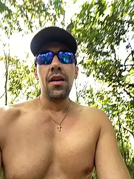 Snapshot of dantedesirexx chatting on 11-17-25, 04:13 dantedesirexx online show from 11-17-25, 04:13