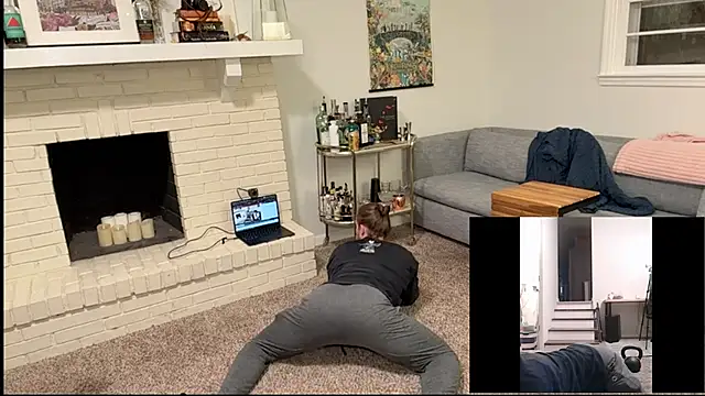 Snapshot of DaddydayDrinkzz chatting on 12-02-24, 07:03 DaddydayDrinkzz online show from 12-02-24, 07:03