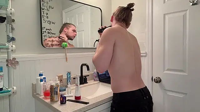 Snapshot of DaddydayDrinkzz chatting on 12-31-24, 04:57 DaddydayDrinkzz online show from 12-31-24, 04:57