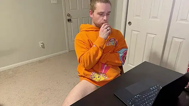 Snapshot of DaddydayDrinkzz chatting on 03-08-25, 06:32 DaddydayDrinkzz online show from 03-08-25, 06:32