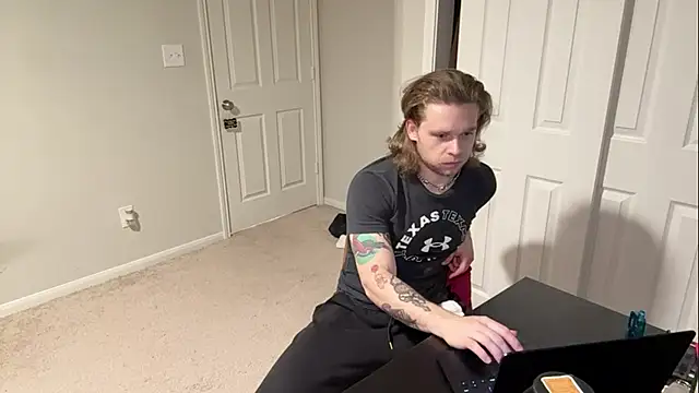 Snapshot of DaddydayDrinkzz chatting on 03-10-25, 05:43 DaddydayDrinkzz online show from 03-10-25, 05:43