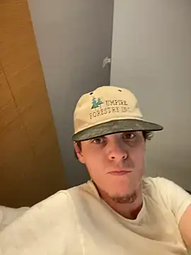 Snapshot of devinshd chatting on 12-23-24, 08:00 devinshd online show from 12-23-24, 08:00