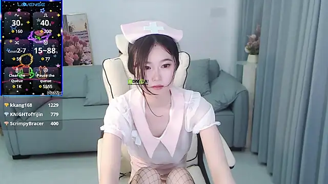 Snapshot of YiJin-a chatting on 12-30-24, 11:15 YiJin-a online show from 12-30-24, 11:15