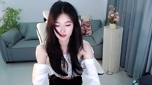 Snapshot of YiJin-a chatting on 01-25-25, 02:25 YiJin-a online show from 01-25-25, 02:25