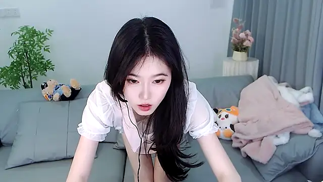 Snapshot of YiJin-a chatting on 01-26-25, 03:03 YiJin-a online show from 01-26-25, 03:03