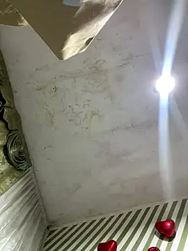 Evabigass online show from 12-19-25, 06:04