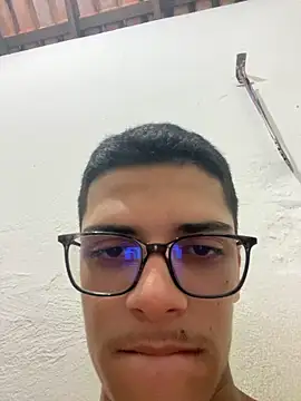 Snapshot of Naka300 chatting on 02-14-25, 02:28 Naka300 online show from 02-14-25, 02:28