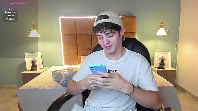 AlejooTwink online show from 11-13-25, 02:32