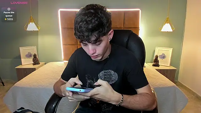 AlejooTwink online show from 11-23-25, 03:39