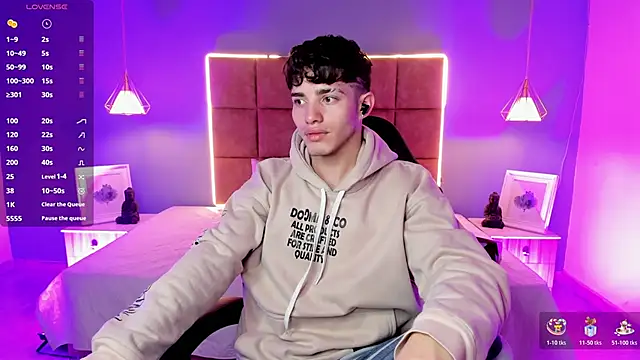 AlejooTwink online show from 03-18-26, 07:33