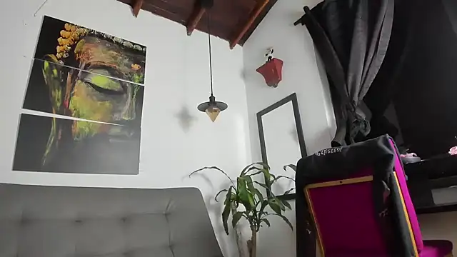 Layla 707 online show from 03-18-25, 12:49