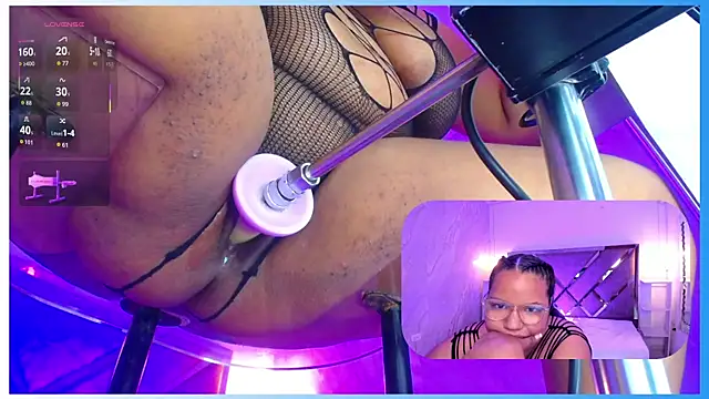 Snapshot of MhiaRey chatting on 05-12-26, 01:19 MhiaRey online show from 05-12-26, 01:19