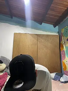 Snapshot of Leo_bunny_hot chatting on 12-28-24, 01:29 Leo bunny hot online show from 12-28-24, 01:29