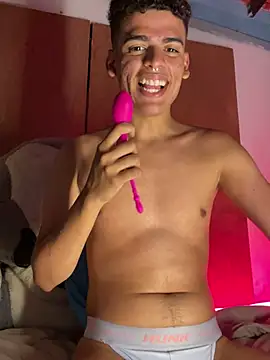 Snapshot of Leo_bunny_hot chatting on 02-09-25, 01:22 Leo bunny hot online show from 02-09-25, 01:22