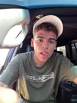 Snapshot of Leo_bunny_hot chatting on 02-22-25, 05:24 Leo bunny hot online show from 02-22-25, 05:24