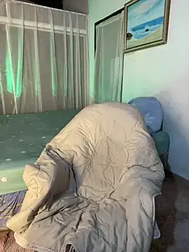 Snapshot of Leo_bunny_hot chatting on 02-24-25, 07:30 Leo bunny hot online show from 02-24-25, 07:30