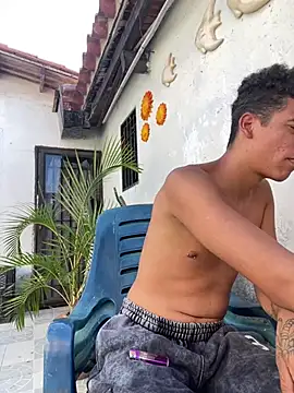 Snapshot of Leo_bunny_hot chatting on 03-03-25, 08:32 Leo bunny hot online show from 03-03-25, 08:32