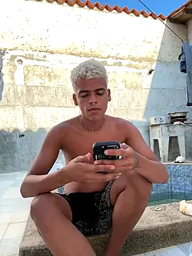 Snapshot of Leo_bunny_hot chatting on 10-09-25, 08:18 Leo bunny hot online show from 10-09-25, 08:18