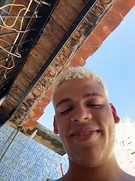 Snapshot of Leo_bunny_hot chatting on 11-27-25, 07:27 Leo bunny hot online show from 11-27-25, 07:27