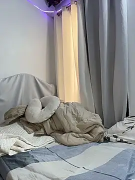 Snapshot of Leo_bunny_hot chatting on 11-29-25, 07:17 Leo bunny hot online show from 11-29-25, 07:17