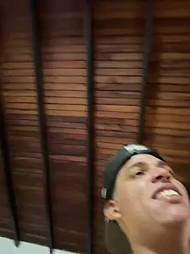 Snapshot of Leo_bunny_hot chatting on 12-01-25, 08:58 Leo bunny hot online show from 12-01-25, 08:58