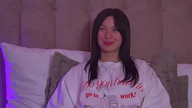 Snapshot of AlexandraBloom chatting on 01-27-25, 12:33 AlexandraBloom online show from 01-27-25, 12:33